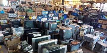 Se entregaron 2400kg. de aparatos informáticos y electrónicos en desuso al penal de Sierra Chica