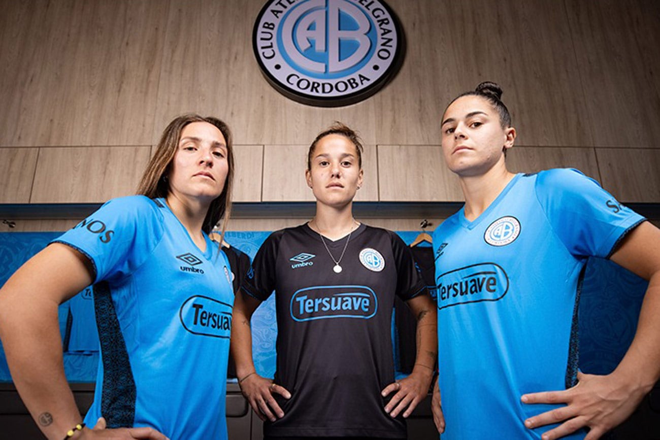 El equipo femenino de Belgrano presentó su nueva camiseta Umbro y confirmó la continuidad del patrocinio de Bergallo y Pastrone hasta 2026. (Prensa Belgrano)