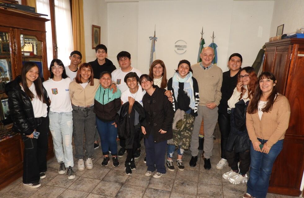 Uset recibió a los alumnos de la COOPESU de Secundaria 1