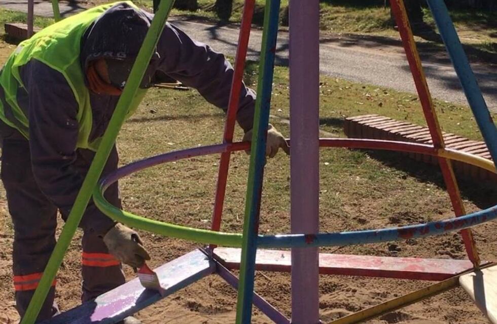 Repararon los juegos de los espacios verdes en Villa Los Álamos y Villa Aero Club