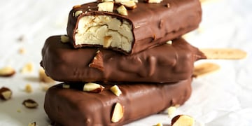 Cómo hacer palitos helados caseros: la receta con 3 ingredientes que te va a salvar este verano