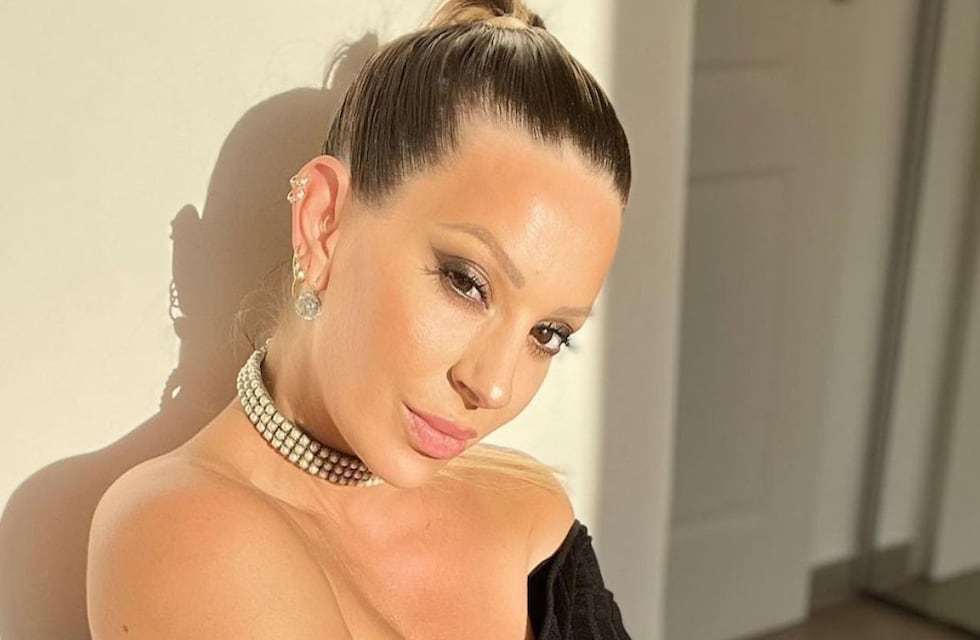 Noelia Marzol se animó a una microbikini negra underboob y posó para las cámaras