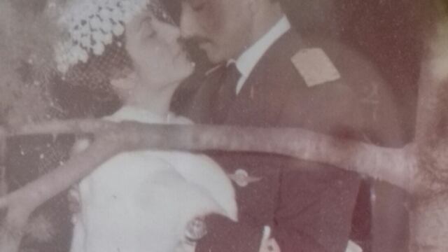 El casamiento del piloto Ricardo "Tom" Lucero y su esposa, el 19 de julio de 1980.