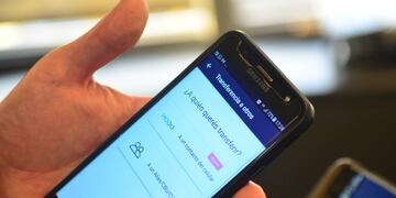 Cada vez más negocios aceptan que sus clientes paguen con una transferencia bancaria. (Javier Ferreyra)