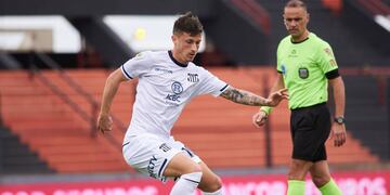 Las molestias que arrastra Héctor Fértoli desde el partido con Temperley por Copa Argentina lo ponen como duda para este domingo ante Colón (Prensa Talleres).