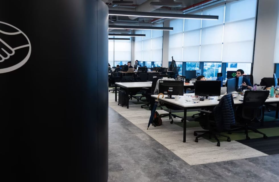 Despido masivo en Mercado Libre: los afectados podrían ser reemplazados por inteligencia artificial