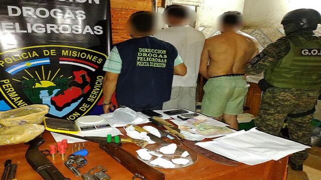 Tras un allanamiento, secuestraron marihuana, cocaína, celulares y armas en Posadas.