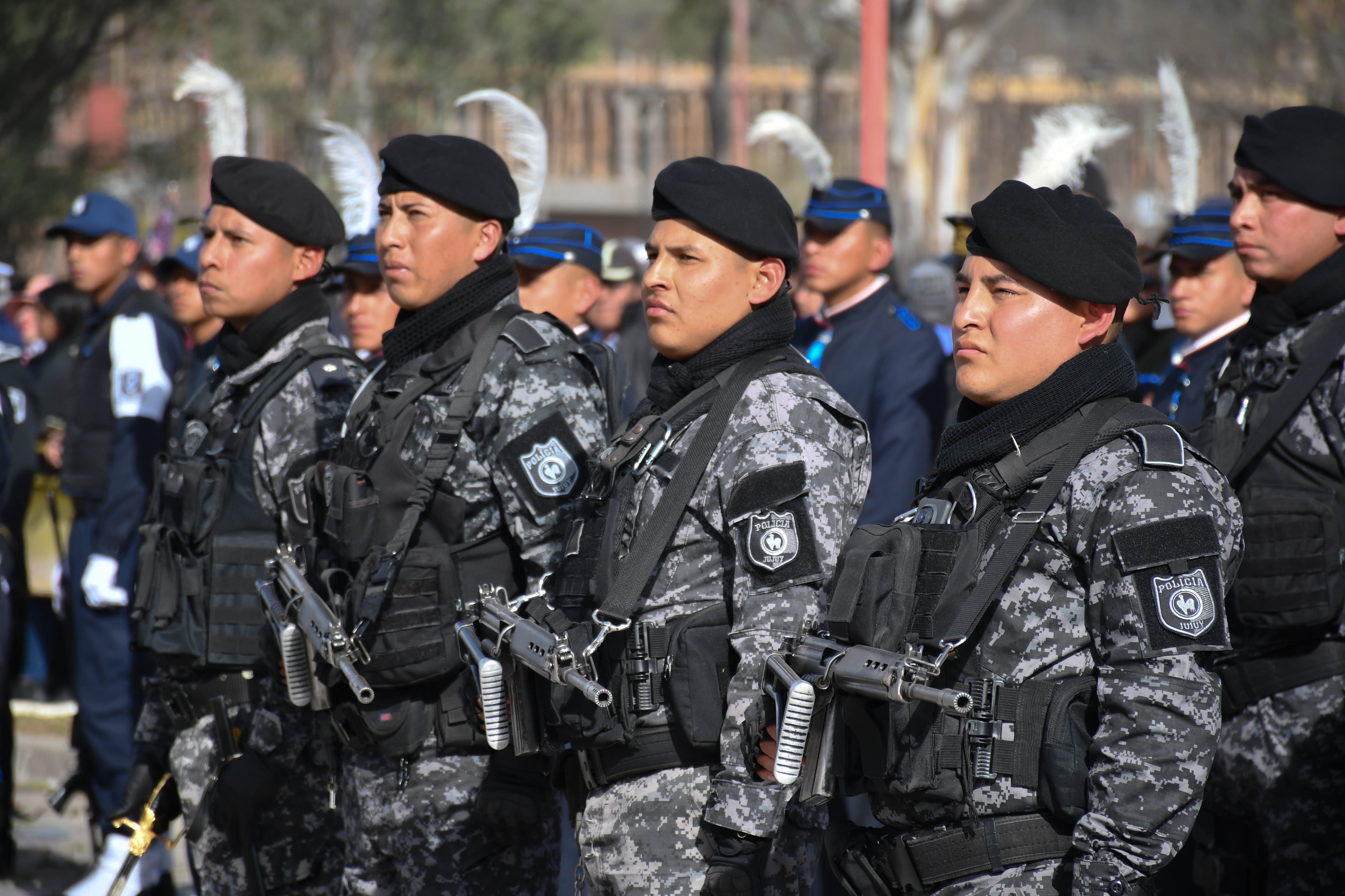 La Policía de la Provincia de Jujuy celebró los 180 años de su creación con un acto y posterior desfile en el predio ferial del barrio Alto Padilla.