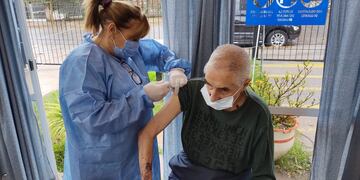 Campaña de vacunación antigripal (2021) en Villa Carlos Paz.