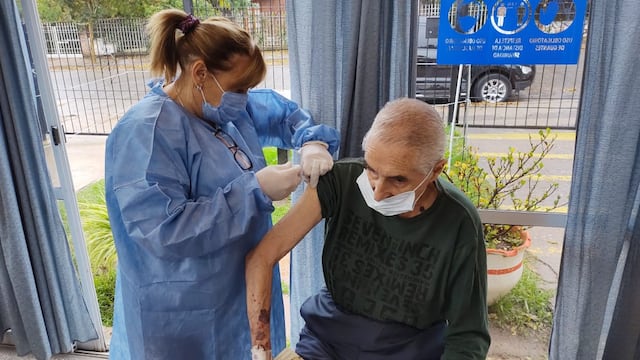 Campaña de vacunación antigripal (2021) en Villa Carlos Paz.