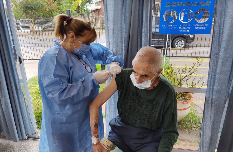 Comenzó la “campaña de vacunación antigripal” en geriátricos de Carlos Paz