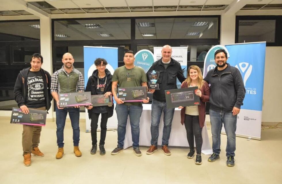 Se realizó la entrega de premios a los ganadores del Torneo ÍGNEO “Copa Newsan”