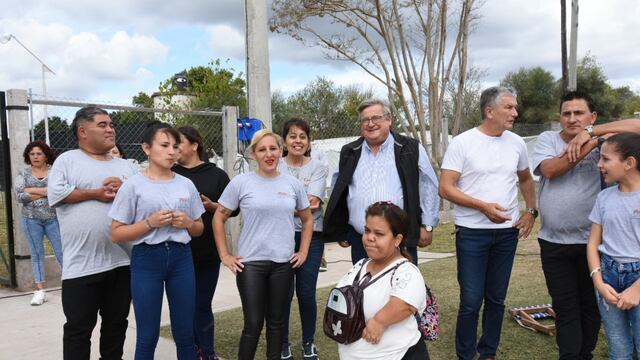 Inauguraron obras de pavimento en el barrio "2 de abril"