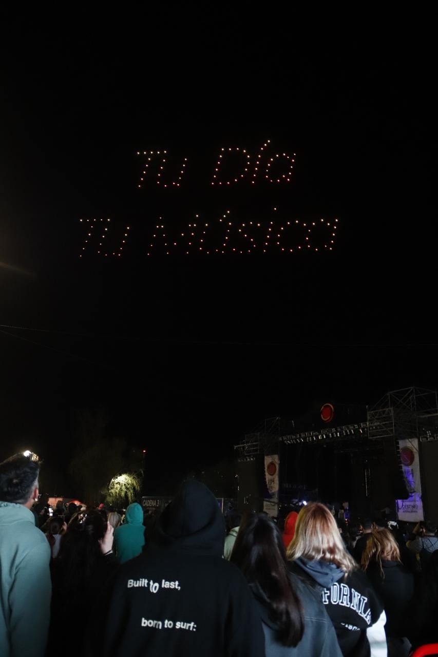 Villa Carlos Paz cerró la primavera con un innovador show de drones