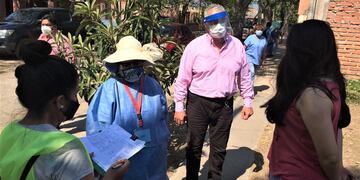 El ministro de Salud de Jujuy, Gustavo Bouhid, sigue de cerca la evolución de la pandemia recorriendo los barrios en la capital y el interior de la provincia.