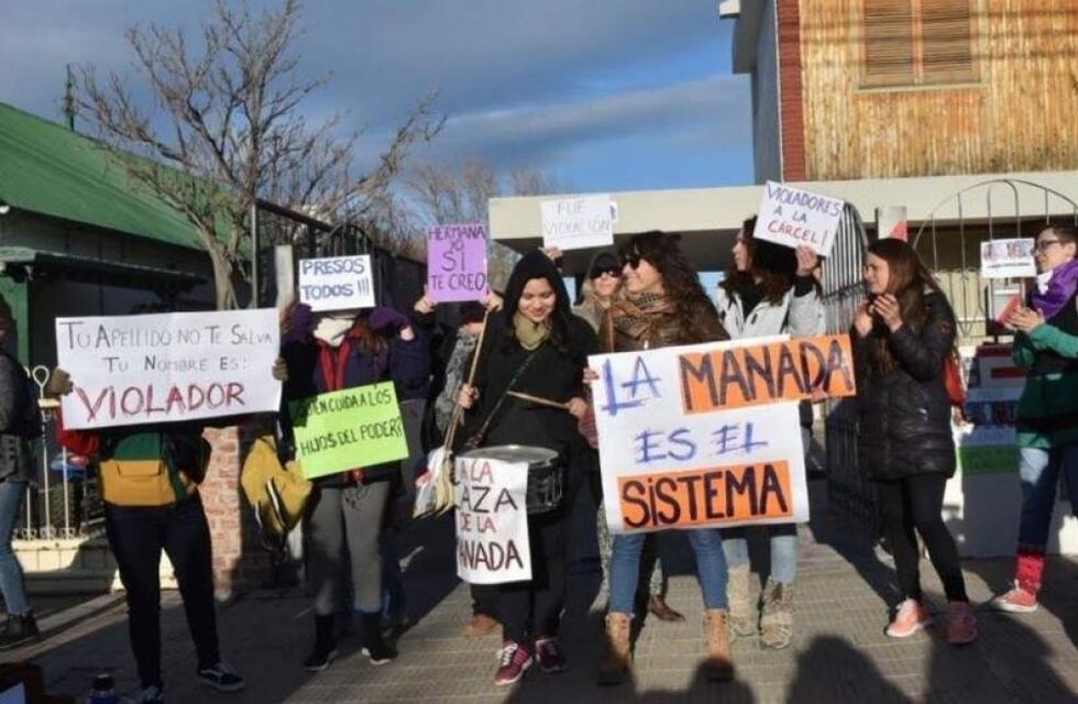 A 10 años del ataque sexual, comienza el juicio por la violación en “manada” a una joven de 16 años en Playa Unión