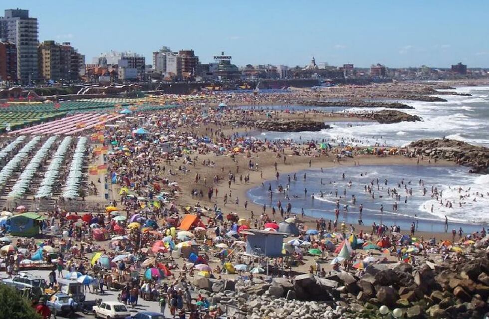 Las cosas que hay que hacer sí o sí en las vacaciones en la Costa Atlántica según la IA