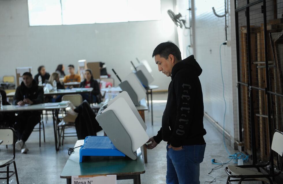 Las complicaciones del voto electrónico en primera persona: qué pasa con los sufragios que no pudieron concretarse
