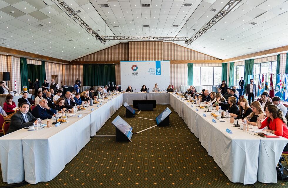 El gobernador Melella encabezó la apertura del Consejo Federal de Salud
