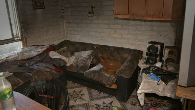 Las llamas se generaron cerca de una ventana. foto y video: Orlando Pelichotti - Los Andes