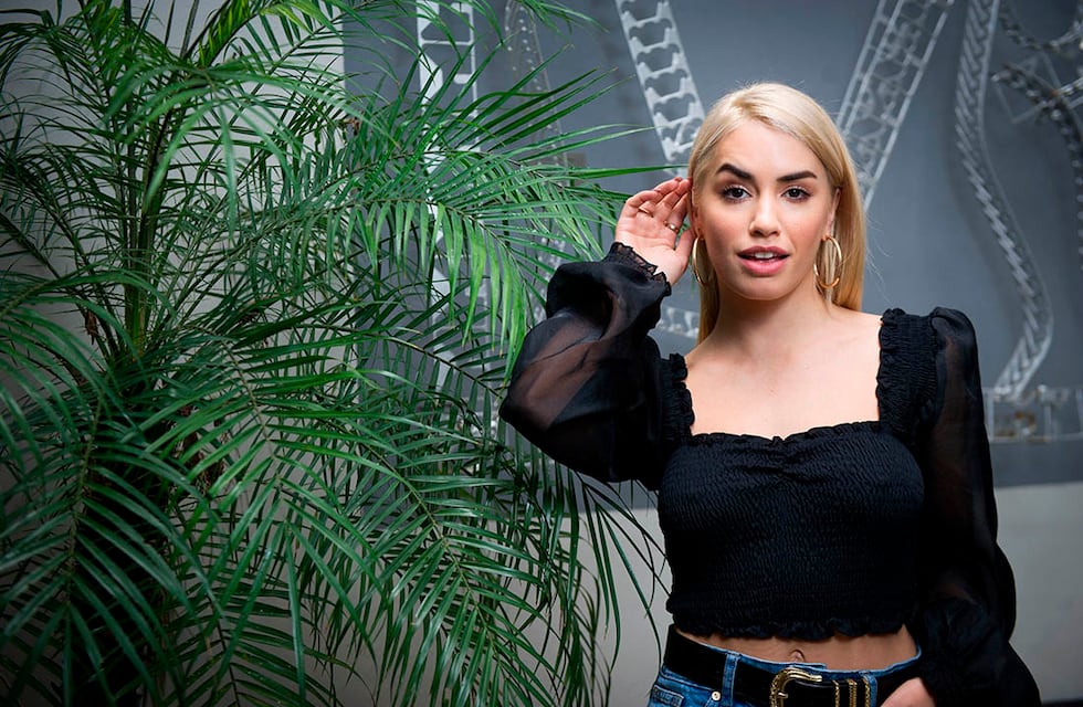 Lali Espósito cambió de década y lo festejó a lo grande