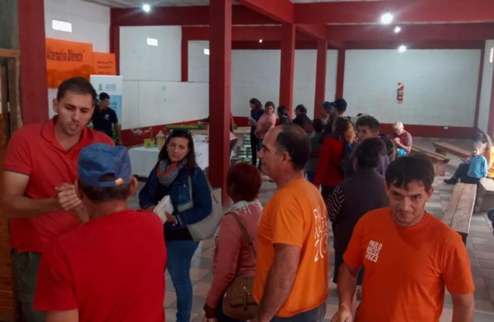 Entrega de insumos orgánicos, plantines y fertilizantes a productores de Nueve de Julio