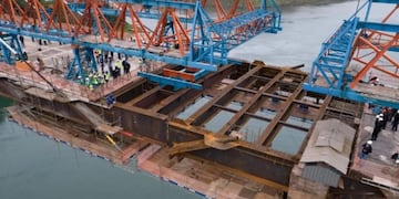 Con la última duela colocada, concluyen el Puente Internacional de la Integración.