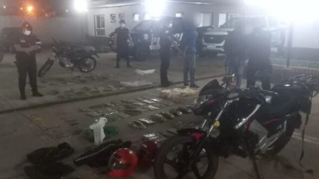 Interceptan a dos motociclistas con placas robadas del cementerio en Gobernador Roca.