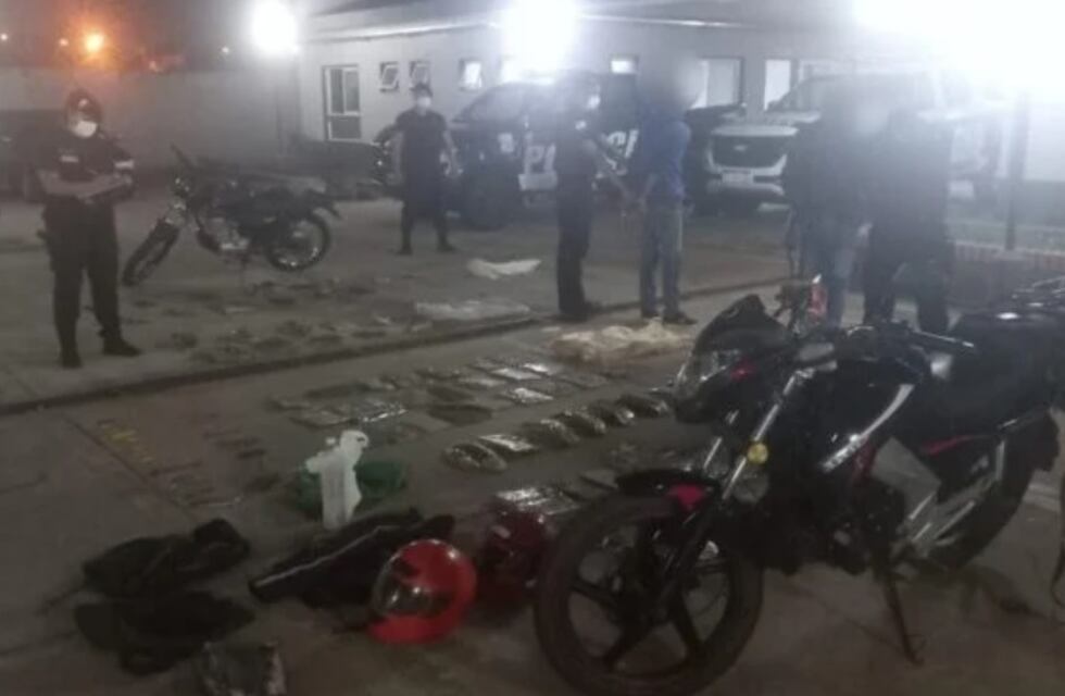 Interceptan a dos motociclistas con placas robadas del cementerio en Gobernador Roca