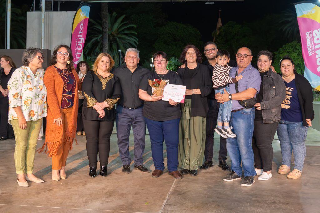 La Feria del Libro 2025 en Arroyito se desarrolló en la Plaza 25 de Mayo