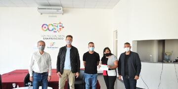 Garcia Aresca entrego dinero a instituciones deportivas