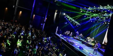 Imagen de uno de los shows de Don Osvaldo en febrero, en Plaza de la Música, donde sí se respetó el distanciamiento social. (Gentileza Sepia/ Facundo Sarría)