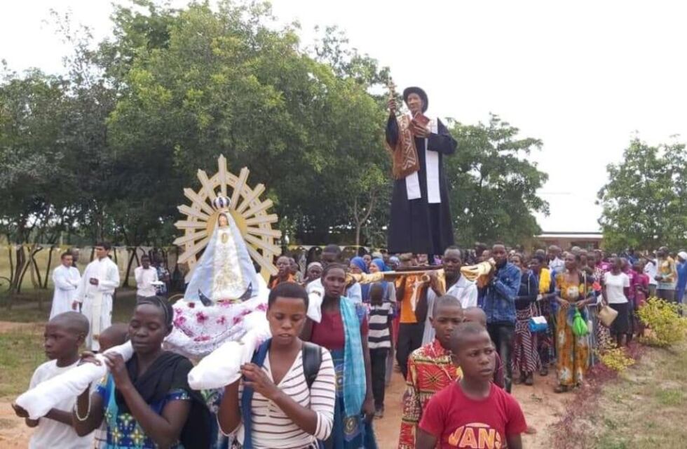 Estatua del Cura Brochero: de Córdoba a Tanzania