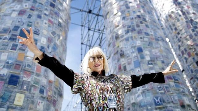 Marta Minujín, la exitosa vanguardista de los años 1960, 1970 y 1980. (Web Télam).