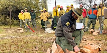 Ambiente y Parques Nacionales desarrollaron actividades demostrativas y de prácticas sobre incendios forestales
