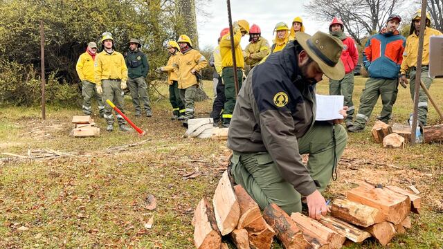 Ambiente y Parques Nacionales desarrollaron actividades demostrativas y de prácticas sobre incendios forestales