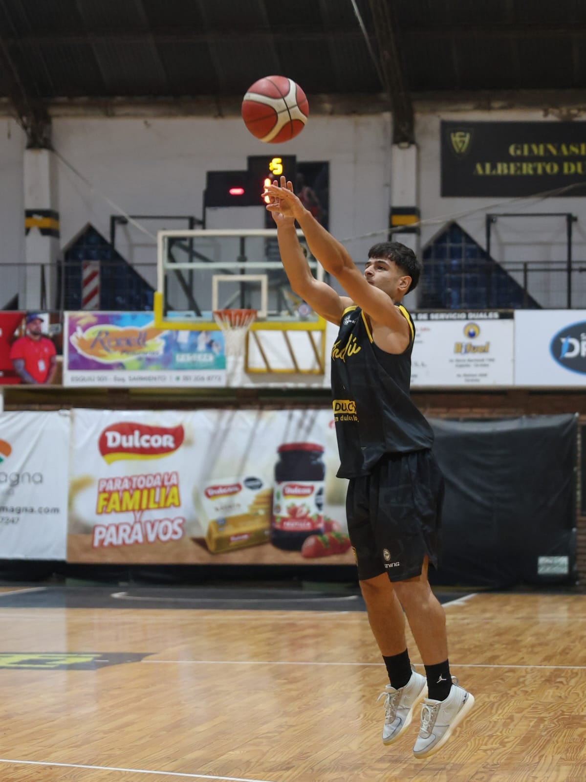 Hindú Club le ganó a Comunicaciones en Córdoba