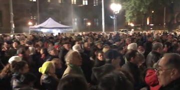 Parte de la gente que participa a esta hora de la Pueblada Fest.