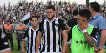 Gimnasia de Mendoza, un candidato, fue eliminado por un sorprendente Estudiantes de Caseros (Mariana Villa).