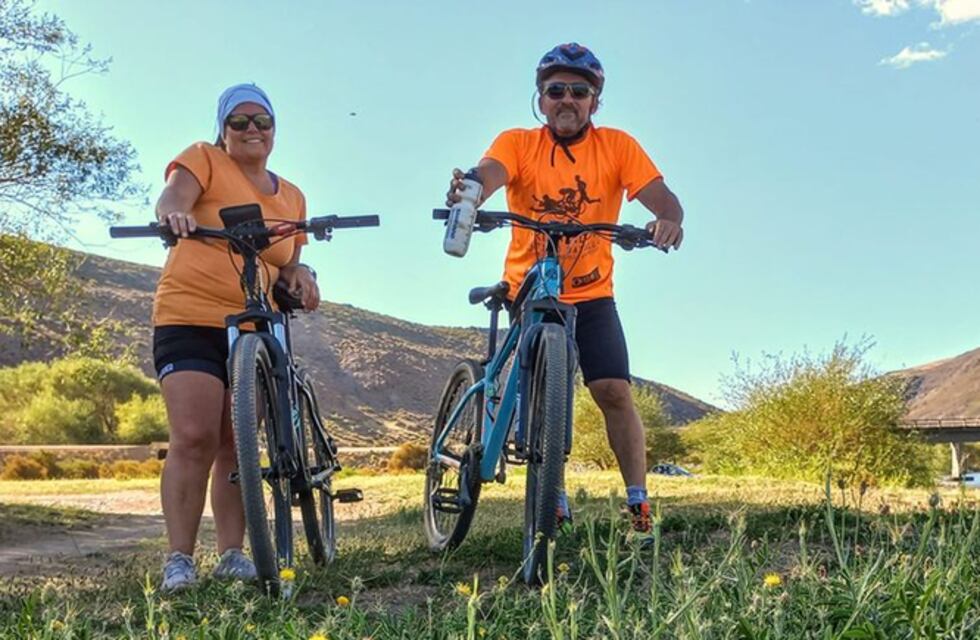 Bicicleteada solidaria: viajarán 170 kilómetros para pedir por un centro oncológico en el norte de Neuquén