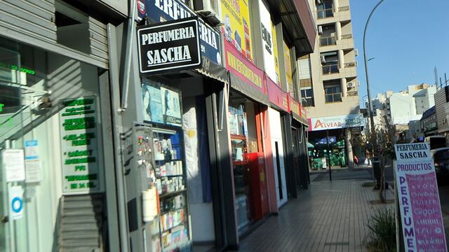 La farmacia y perfumería Sascha en calle Alvear al 500.