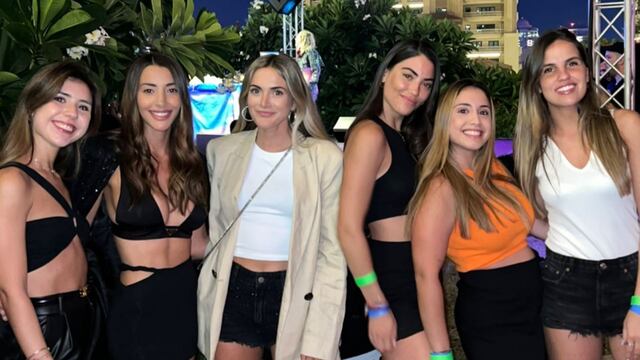 Las novias de los jugadores cordobeses se mostraron disfrutando de la noche qatarí con amigas.