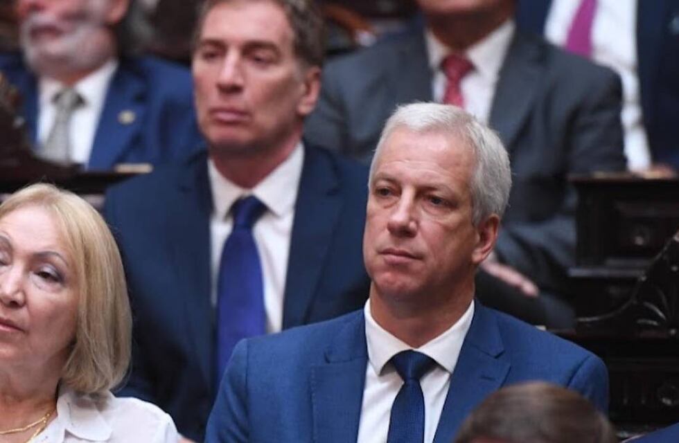 Elecciones 2023 en Santa Fe: Dionisio Scarpin se lanza con un regalo inusual