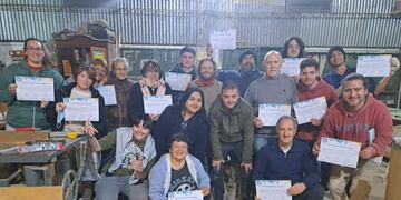 Finalizó el curso de restauración y reciclado de muebles