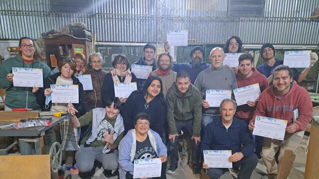 Finalizó el curso de restauración y reciclado de muebles