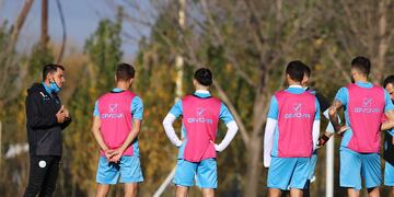 Guillermo Farré espera a Juan Pablo Ruiz Gómez para saber si podrá contar con el delantero (prensa Belgrano).