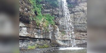 La espectacular cascada que se congela en invierno.