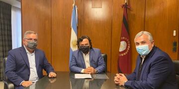 Raúl Jalil se reunió con los gobernadores de Salta y Jujuy.