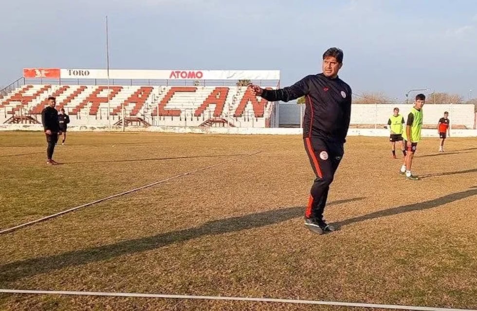 Alejandro Abaurre ilusiona a Huracán Las Heras en el Federal A, el sábado recibe a Bolívar