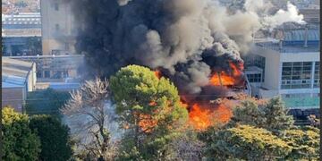 Incendio al lado de la planta de cervecería Quilmes